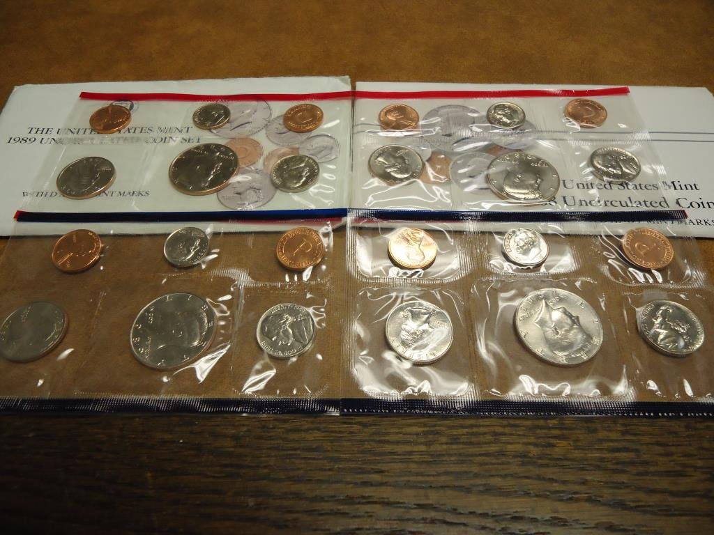 1988 & 1989 US MINT SETS P/D (WITH ENVELOPES) (1 of 2)
