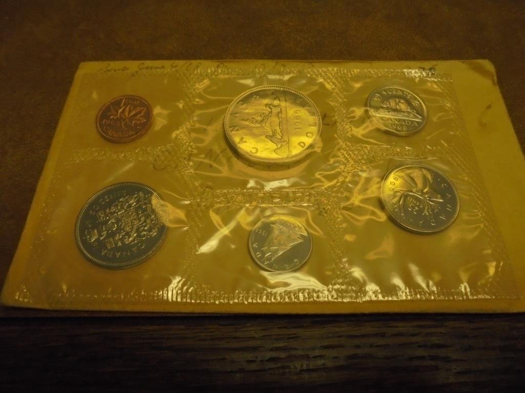 1968 CANADA (PF LIKE) SET WITH ENVELOPE (1 of 2)