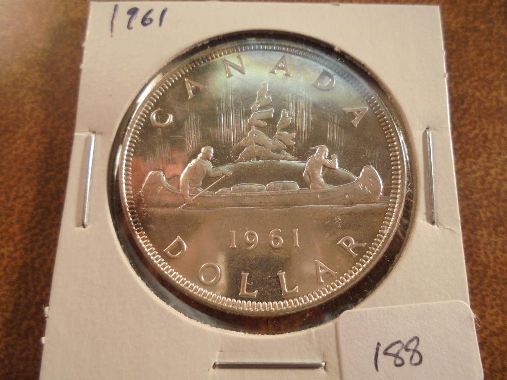1961 CANADA SILVER DOLLAR UNC (1 of 2)