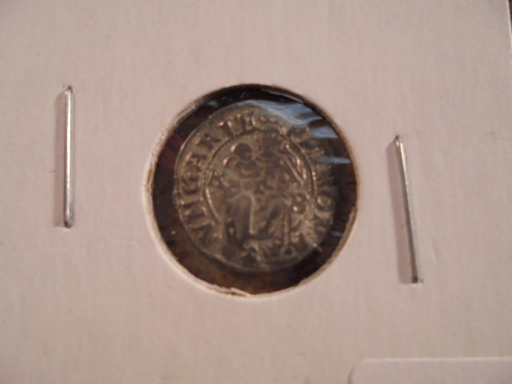 CIRCA 1526-64 HUNGARY SILVER DENAR FERDINAND I ERA HOLY: HOLY ROMAN EMPIRE AR DENAR DEPICTING THE HUNGARIAN COAT OF ARMS WITH MADONNA AND CHILD VERSO.