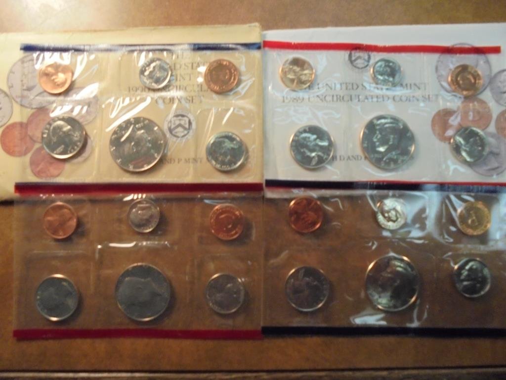 1989 & 1990 US MINT SETS P/D (WITH ENVELOPES) (1 of 2)