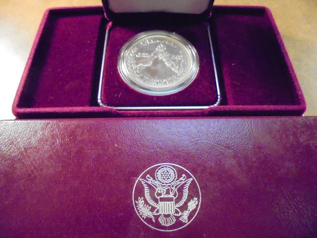 1988-S US OLYMPIC PROOF SILVER DOLLAR ORIGINAL US MINT (1 of 2)