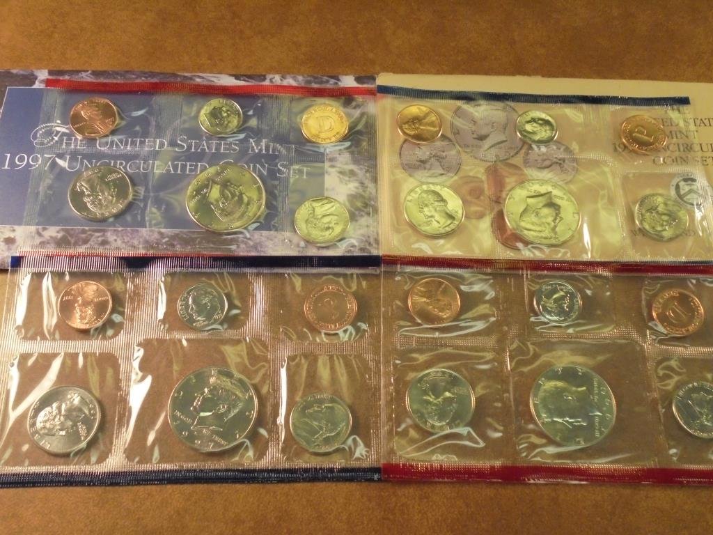 1990 & 1997 US MINT SETS P/D (WITH ENVELOPES) (1 of 2)