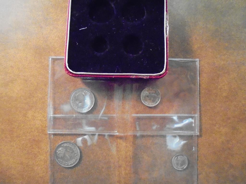 1961 GREAT BRITAIN MAUNDY 4 COIN MONEY SET UNC ORIGINAL (1 of 4)