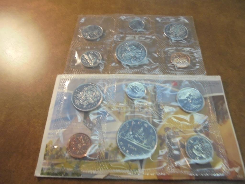 1971 & 1984 CANADA (PF LIKE) SETS 1971 NO ENVELOPE (1 of 2)