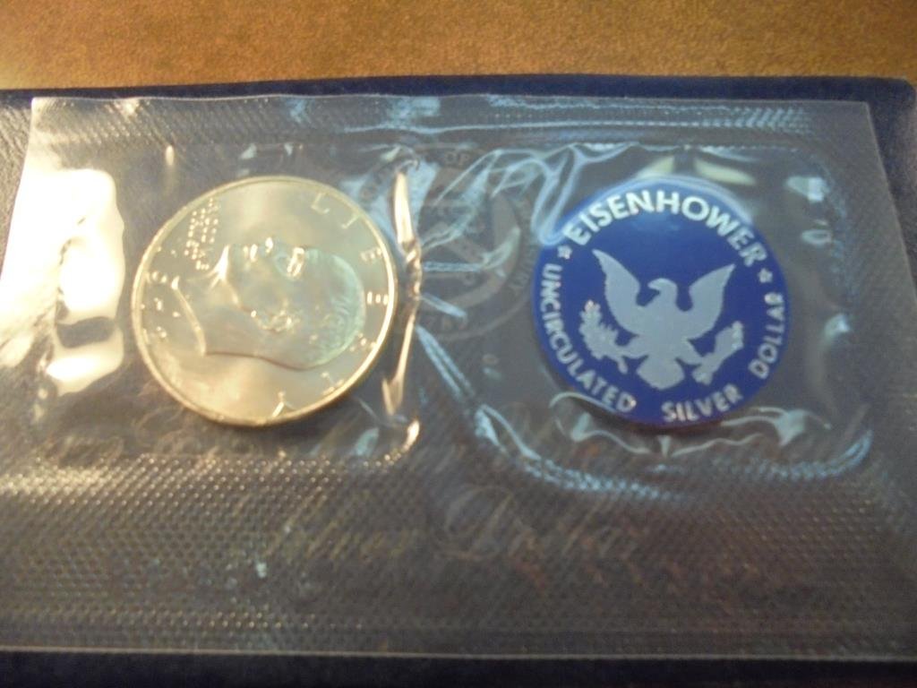 1972-S  IKE SILVER DOLLAR UNCIRCULATED (BLUE PACK) (1 of 2)