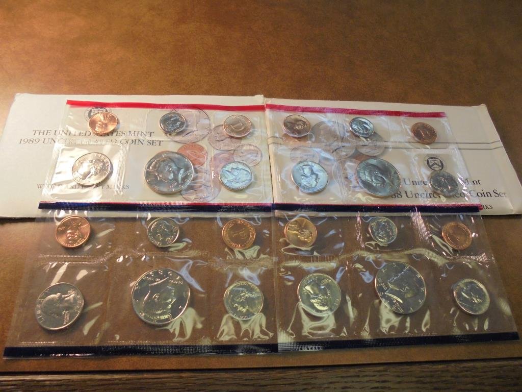 1988 & 1989 US MINT SETS P/D (WITH ENVELOPES) (1 of 2)