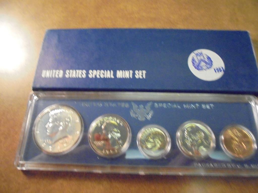 1967 US SPECIAL MINT SET WITH BOX 40% SILVER JOHN F. (1 of 2)