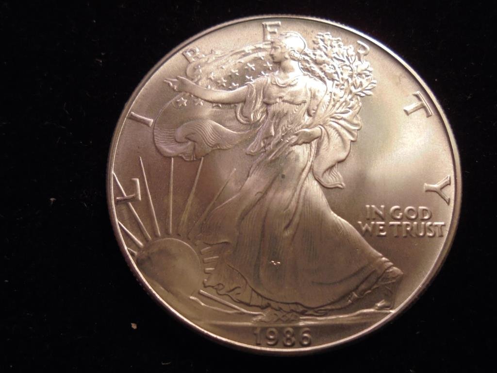 1986 AMERICAN SILVER EAGLE UNC (1 of 2)