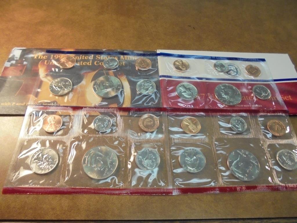 1987 & 1995 US MINT SETS P/D (WITH ENVELOPES) (1 of 2)