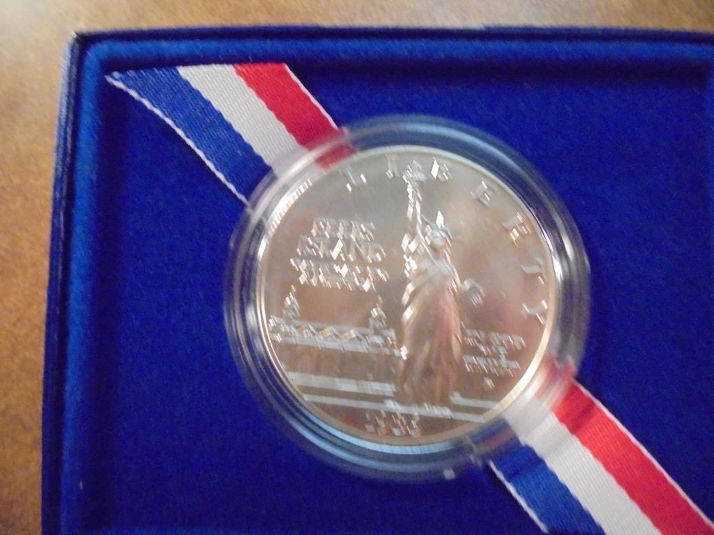 1986-P STATUE OF LIBERTY UNC SILVER DOLLAR ORIGINAL US: ORIGINAL US MINT PACKAGING