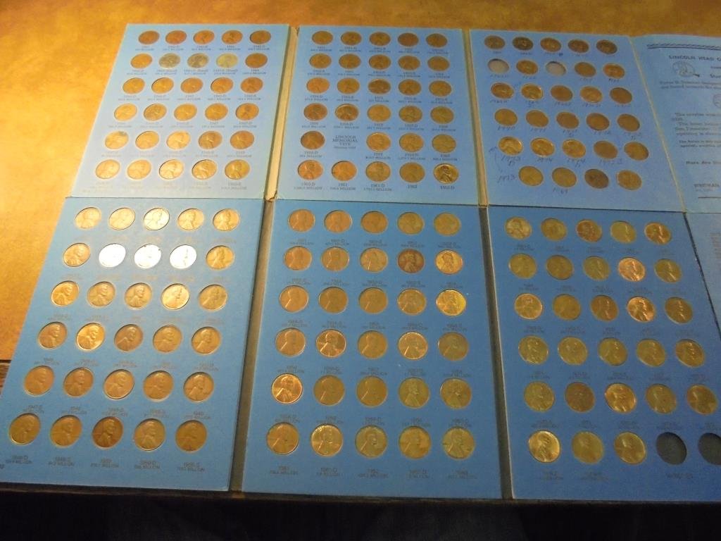 2 LINCOLN CENT ALBUMS 1941-UP APPROX. 174 COINS (1 of 2)