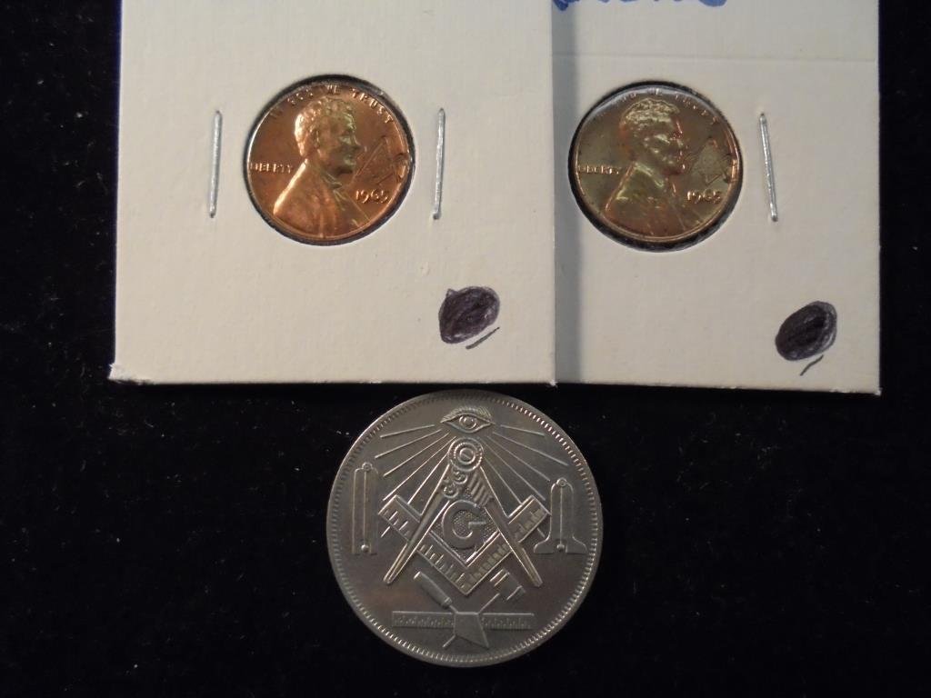 1959 SAHUARO MASONIC LODGE TOKEN AND 2 MASONIC LINCOLN: LINCOLN CENTS