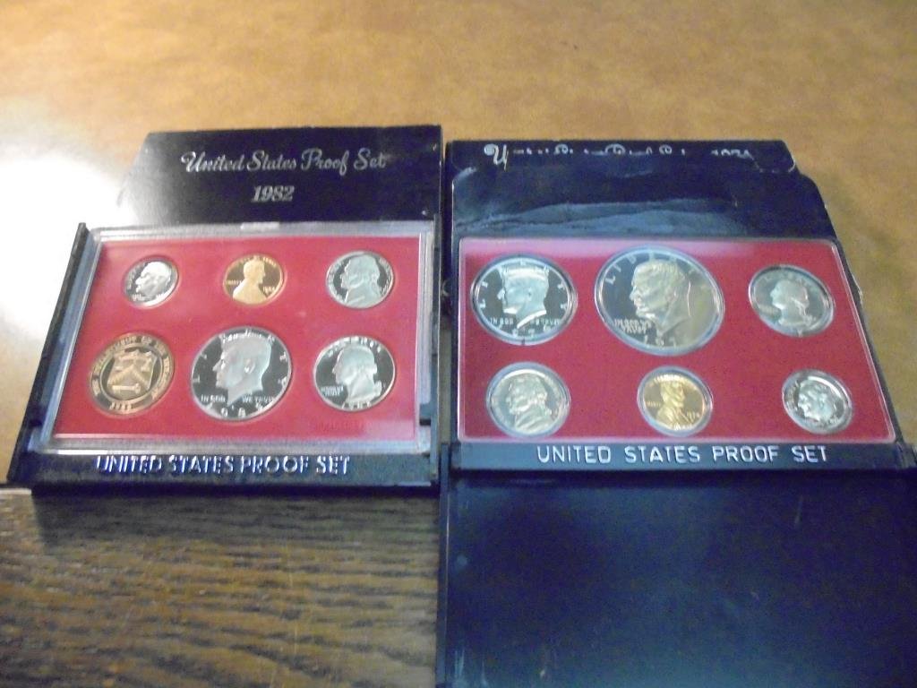 1974 & 1982 US PROOF SETS (WITH BOXES) (1 of 2)
