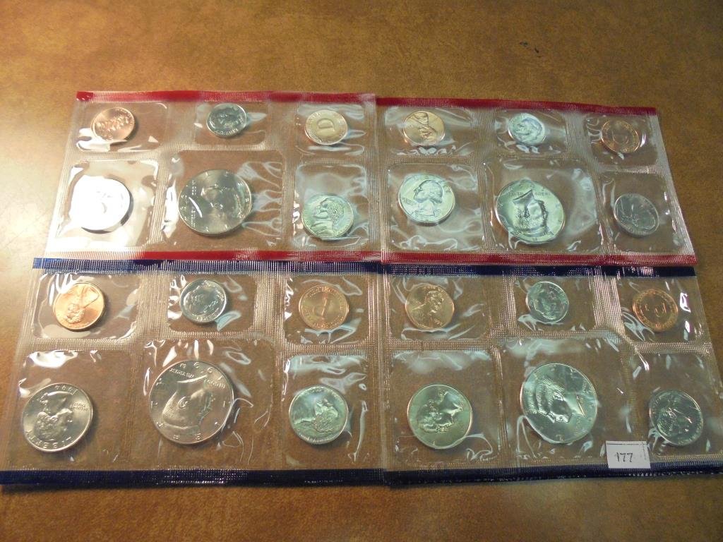 1992 & 1994 US MINT SETS P/D (WITH NO ENVELOPES) (1 of 2)