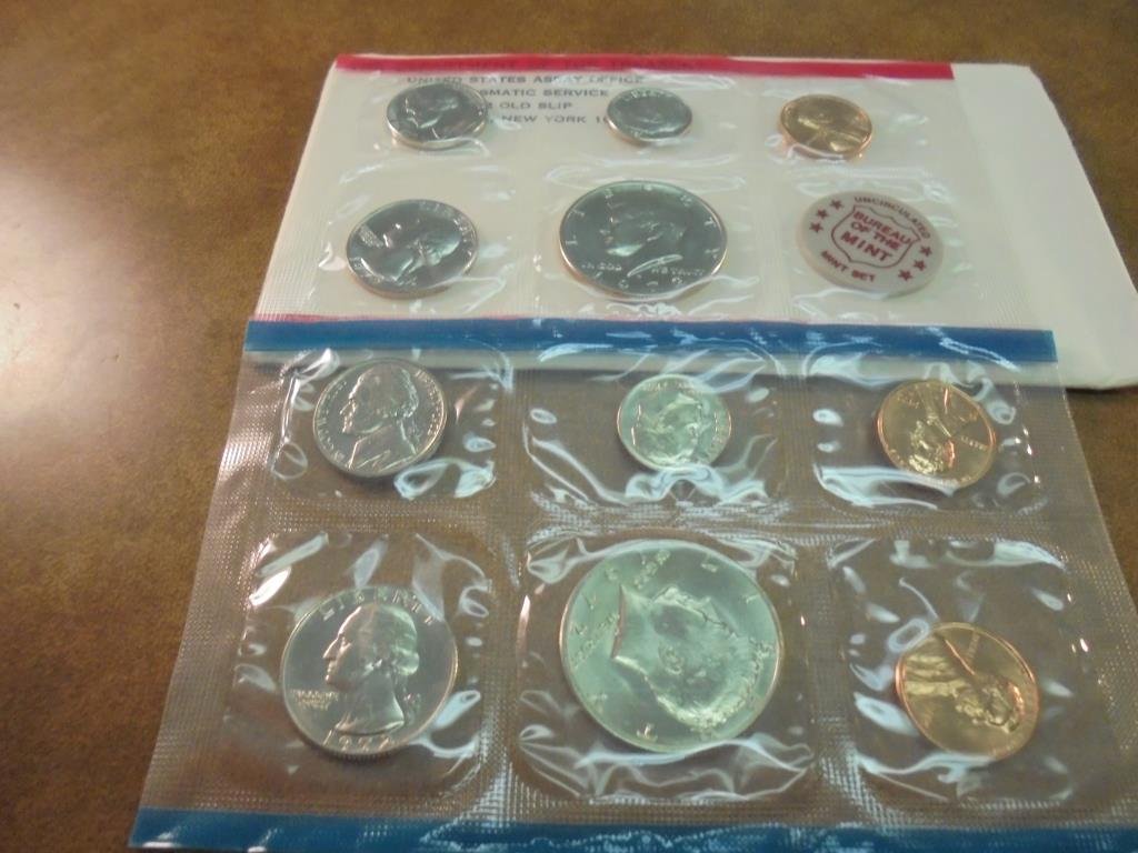 1972 US MINT SET (UNC) P/D/S (WITH ENVELOPE) (1 of 2)