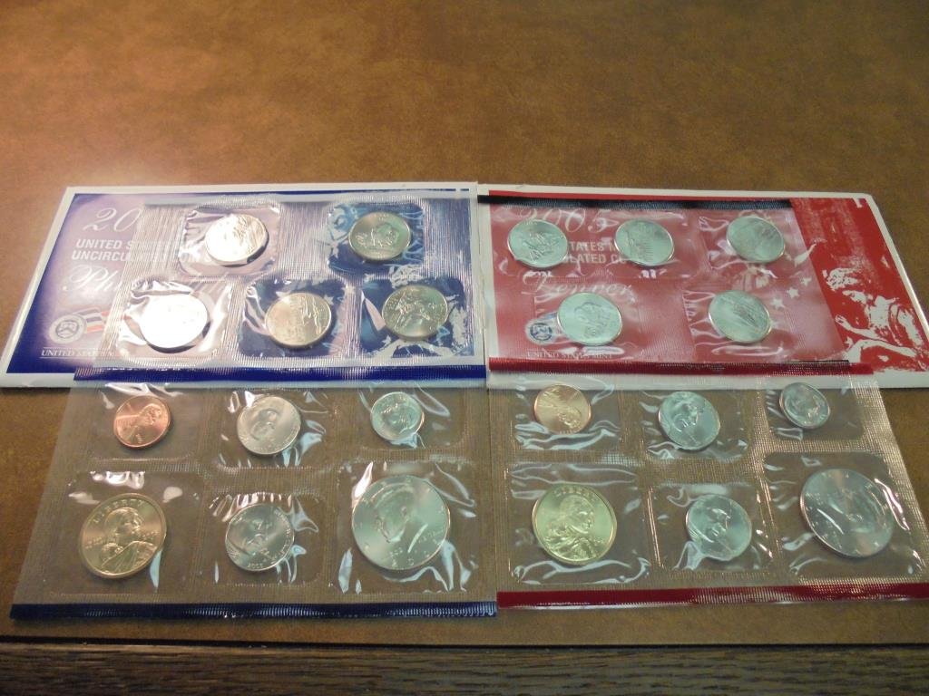 2005 US MINT SET (UNC) P/D (WITH ENVELOPE) (1 of 2)