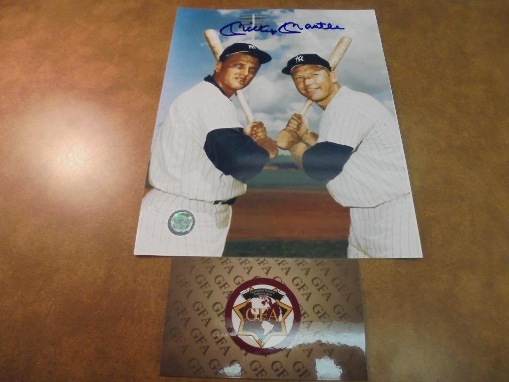 7 3/4" X 10" MICKEY MANTLE AUTOGRAPHED PICTURE (1 of 3)