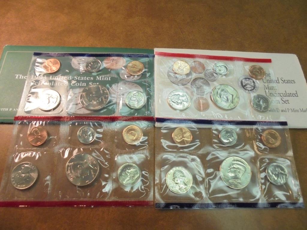 1992 & 1993 US MINT SETS P/D (WITH ENVELOPES) (1 of 2)