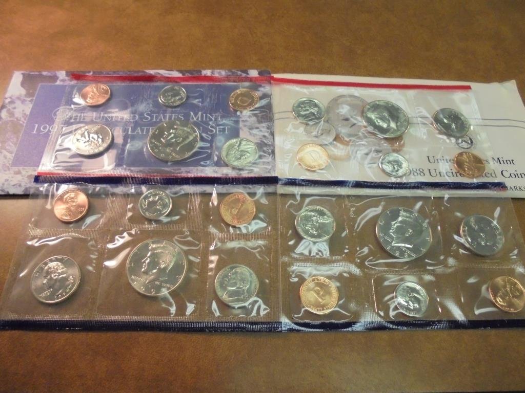1988 & 1997 US MINT SETS P/D (WITH ENVELOPES) (1 of 2)