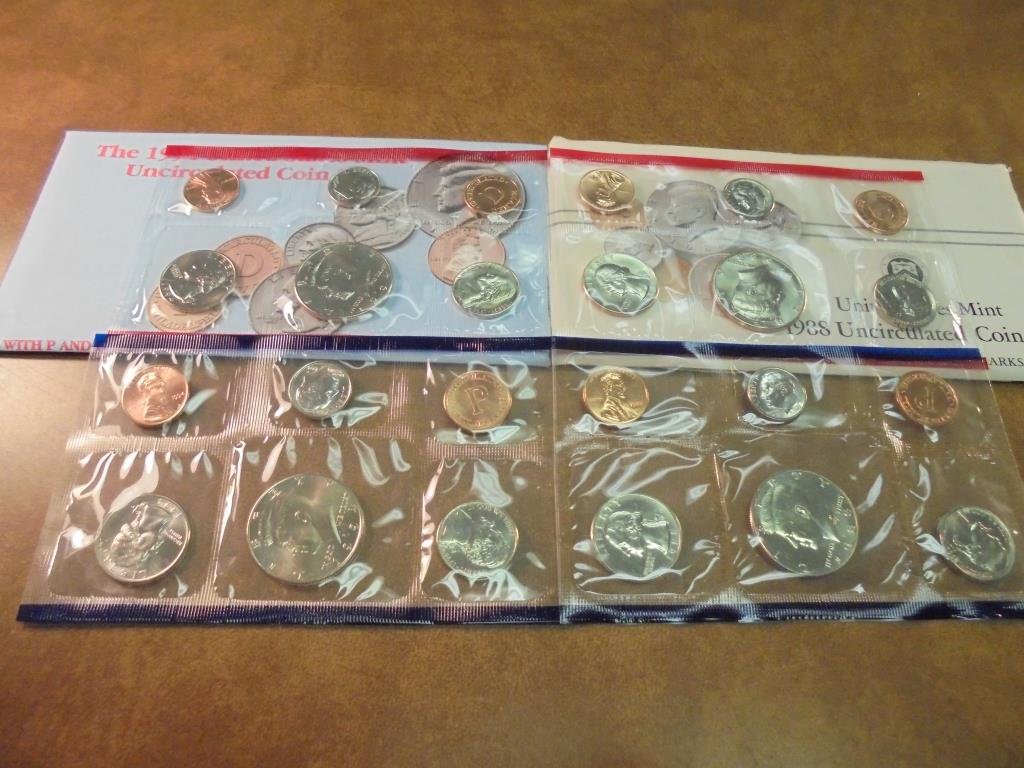 1988 & 1994 US MINT SETS P/D (WITH ENVELOPES) (1 of 2)