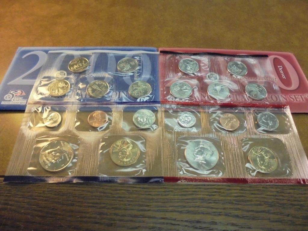 2000 US MINT SET (UNC) P/D (WITH ENVELOPE) (1 of 2)