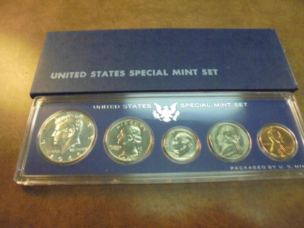 1966 US SPECIAL MINT SET WITH BOX: 40% SILVER JOHN F. KENNEDY HALF DOLLAR