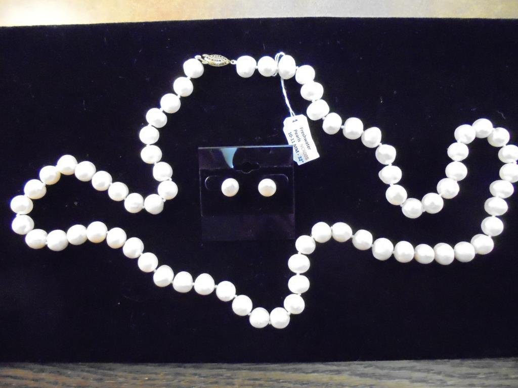 FRESH WATER PEARL NECKLACE & EARRING SET: NECKLACE IS 32", 10-11MM AND THE EARRINGS ARE 9-10MM ALL WHITE WITH A RETAIL IS $460.00, THESE ARE LARGE PEARLS