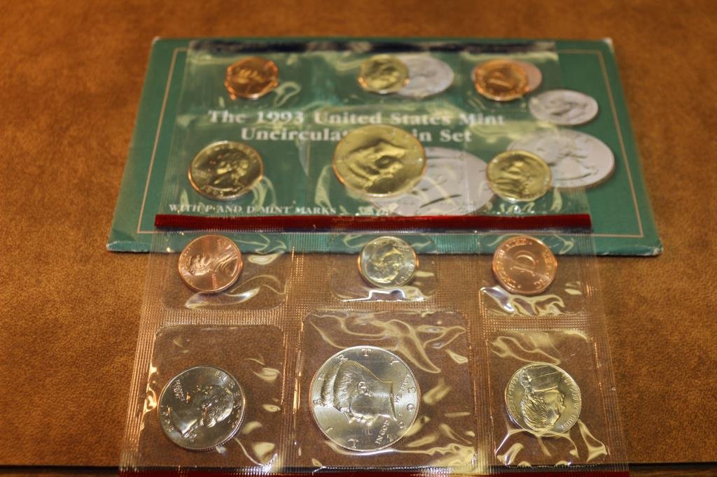 1993 US MINT SET (UNC) P/D (WITH ENVELOPE) (1 of 2)