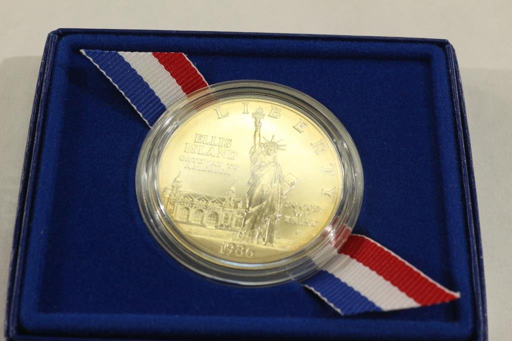 1986-P STATUE OF LIBERTY UNC SILVER DOLLAR: ORIGINAL US MINT PACKAGING
