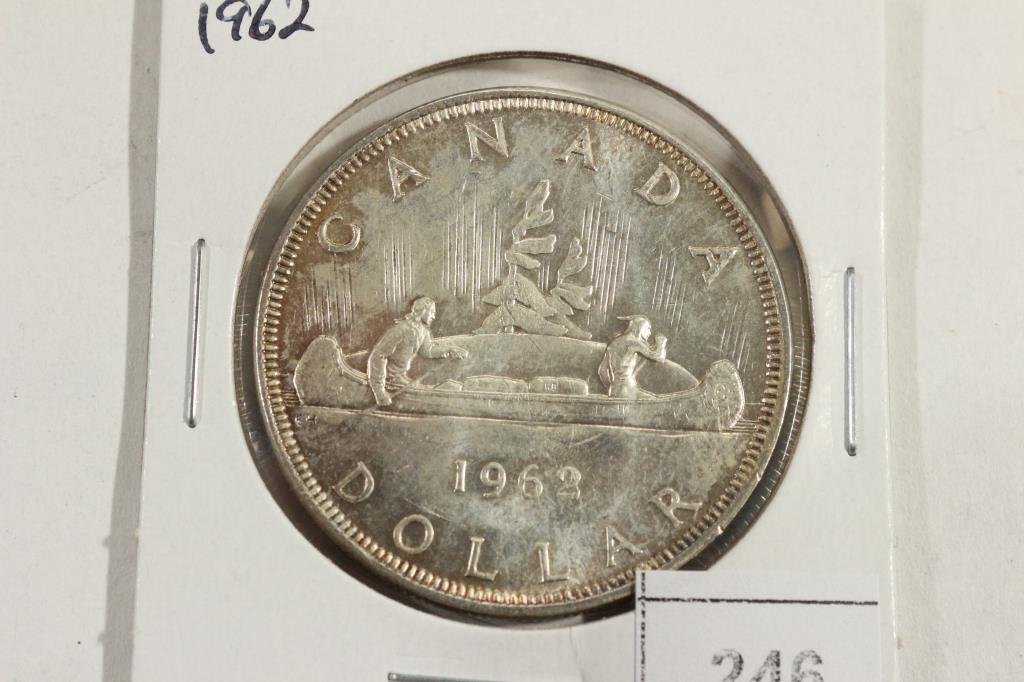 1962 CANADA SILVER DOLLAR UNC (1 of 2)