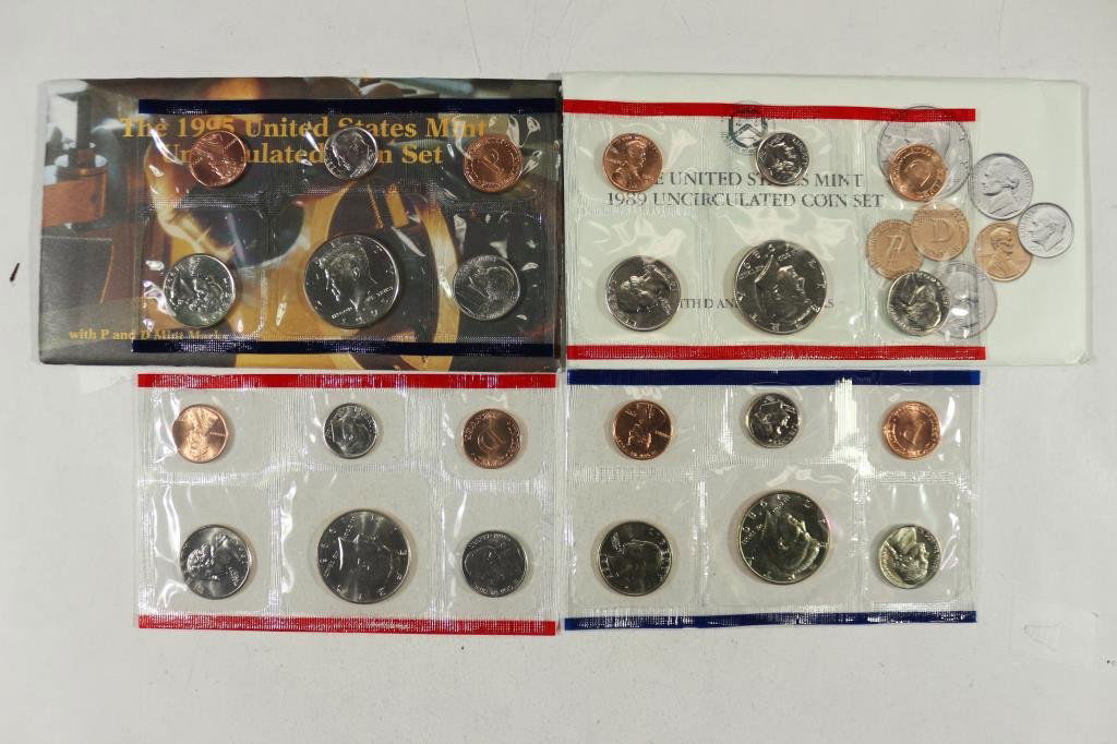 1989 & 1995 US MINT SETS P/D (WITH ENVELOPES) (1 of 2)