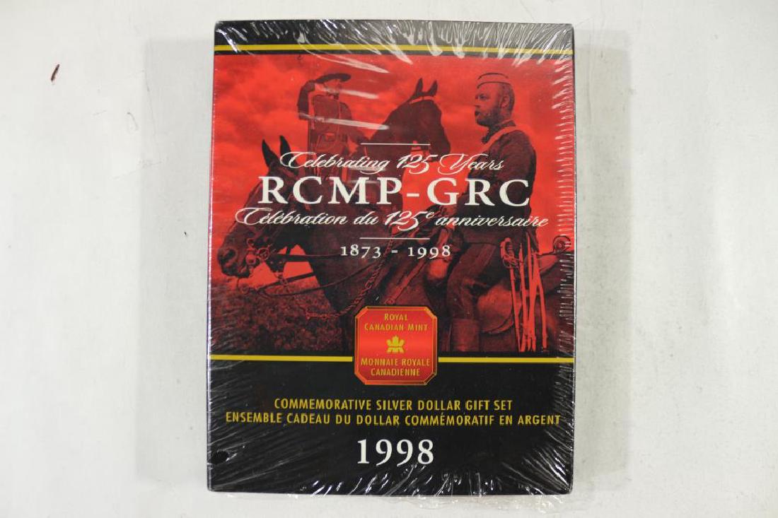 1998 CANADA RCMP-GRC COMMEMORATIVE SILVER DOLLAR (1 of 2)