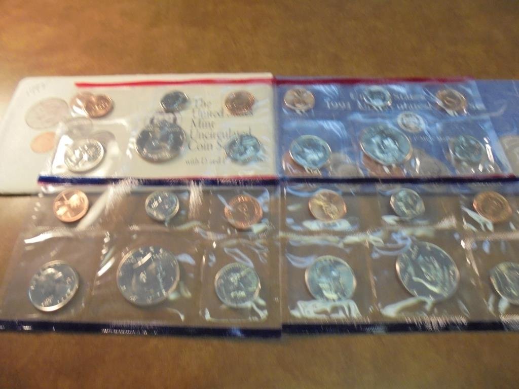 1991 & 1992 US MINT SETS P/D (WITH ENVELOPES) (1 of 2)