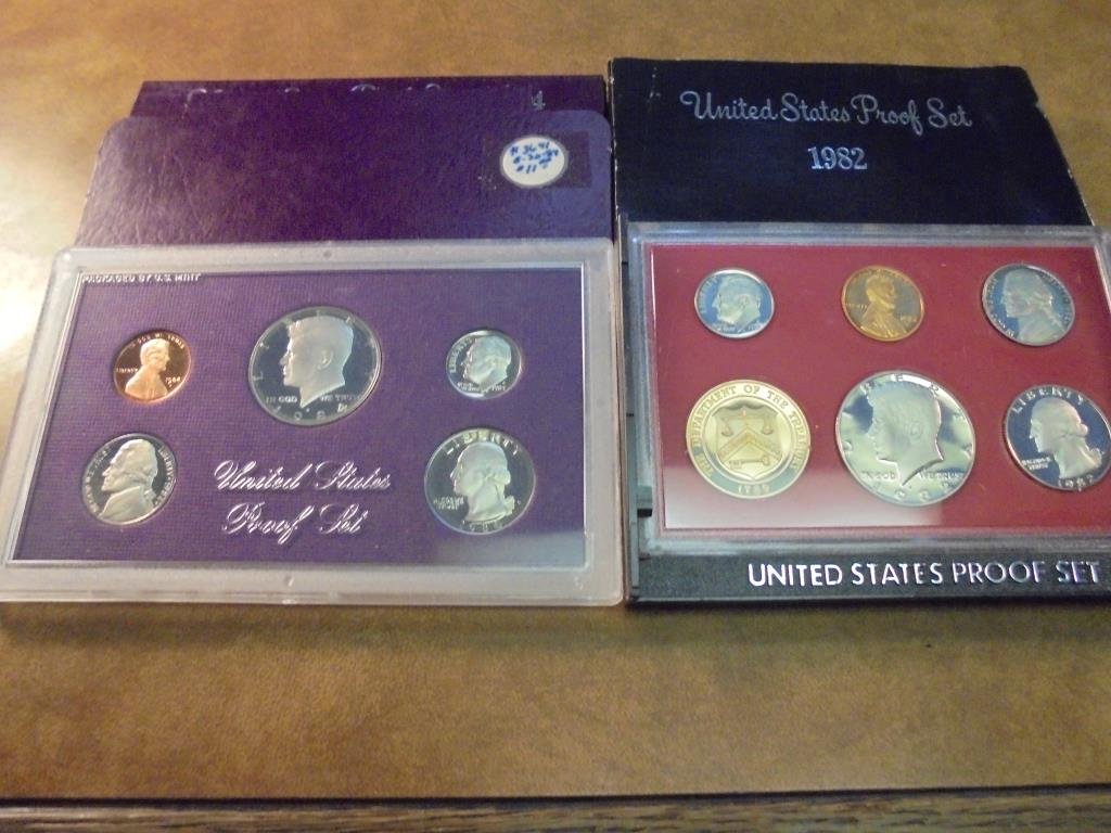 1982 & 1984 US PROOF SETS (WITH BOXES) (1 of 2)