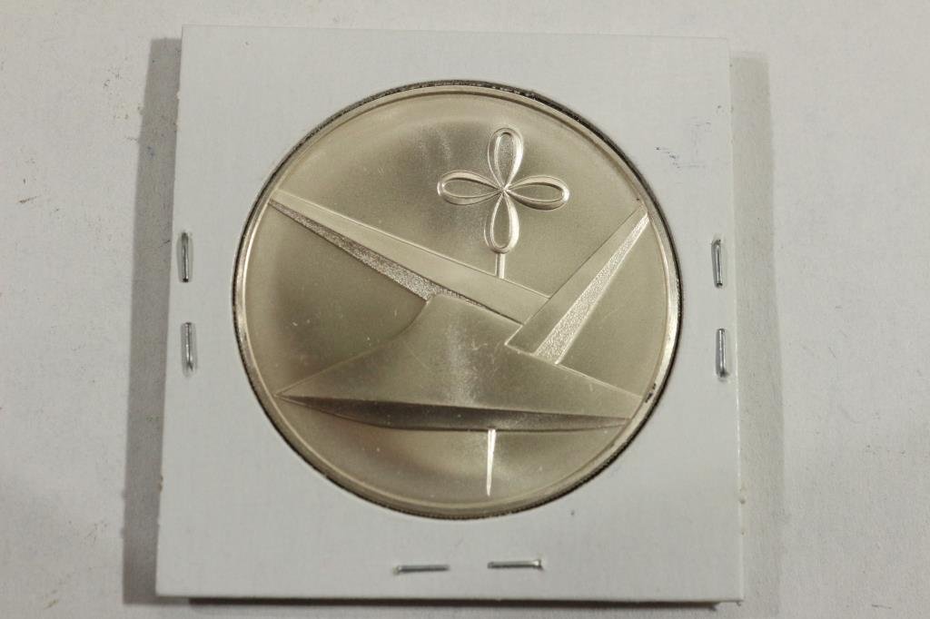 33.5 GRAM STERLING SILVER ROUND 1976 IOWA (1 of 2)