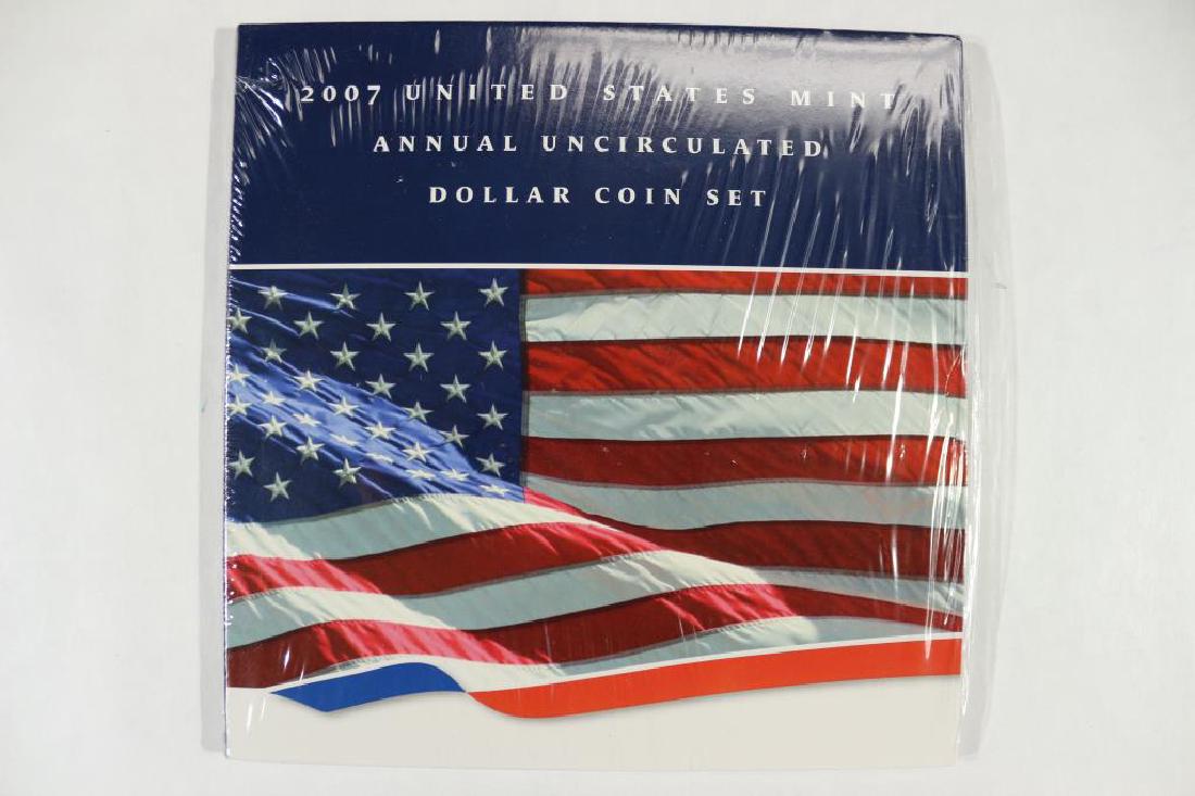 2007 US MINT ANNUAL UNC DOLLAR COIN SET (1 of 2)