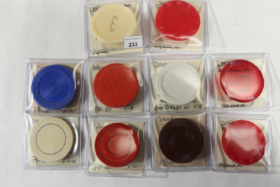 10 VINTAGE POKER CHIPS (1 of 1)