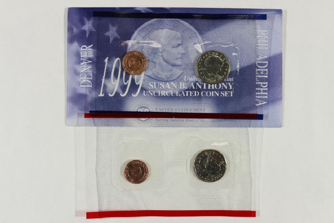 1999 P & D SBA DOLLAR UNC COIN SET (1 of 2)