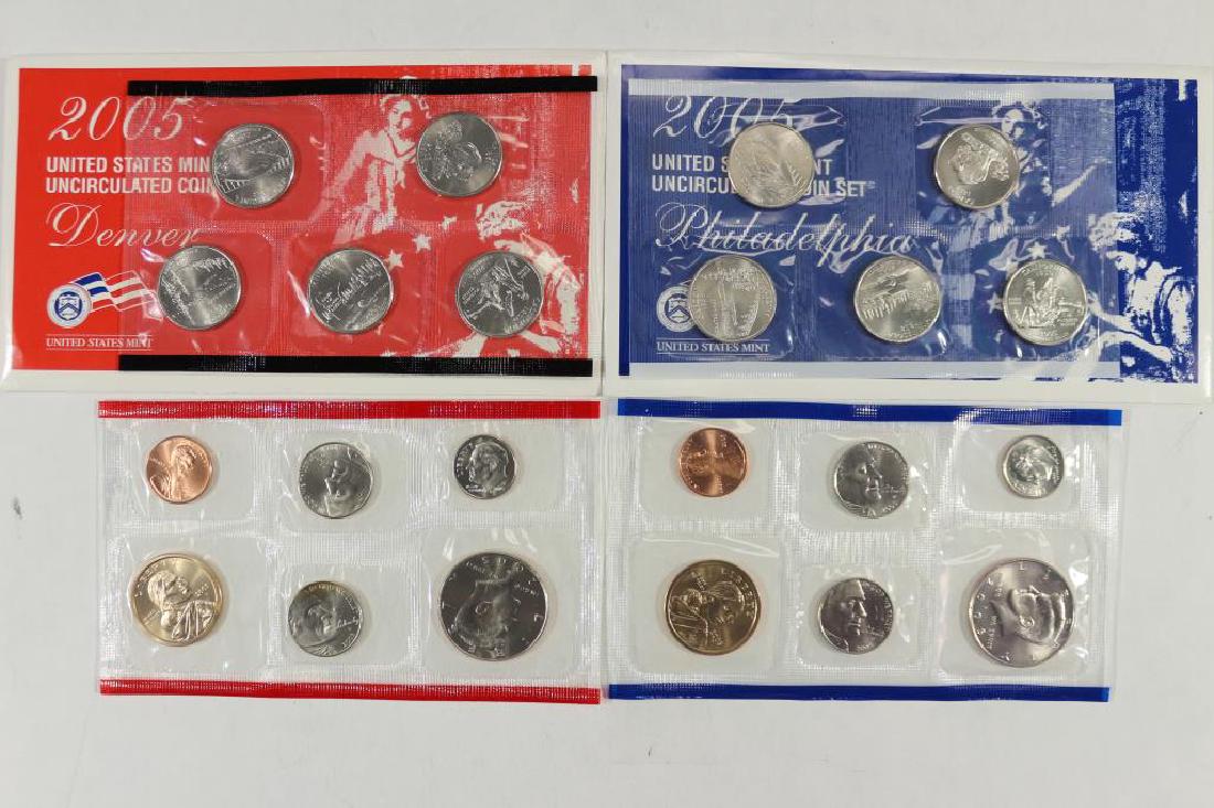 2005 US MINT SET (UNC) P/D (WITH ENVELOPE) (1 of 2)