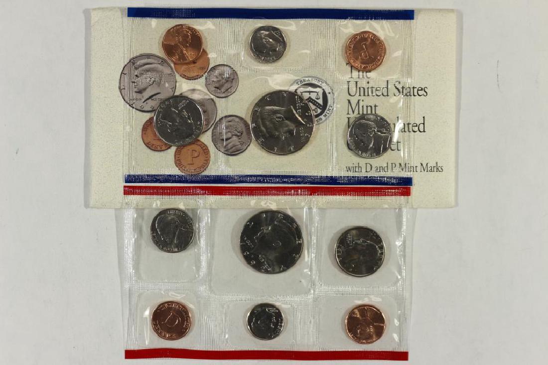 1992 US MINT SET (UNC) P/D (WITH ENVELOPE) (1 of 2)