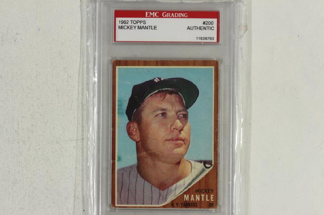 1962 TOPPS MICKEY MANTLE #200 BASEBALL CARD EMC (1 of 2)