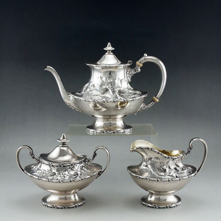 1901 Reed & Barton sterling silver high relief flower t (1 of 10)