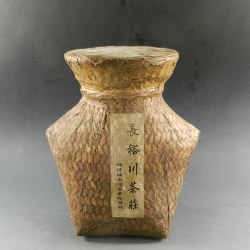 Early 20th century Chinese bamboo packaging Pu-erh tea (1 of 6)