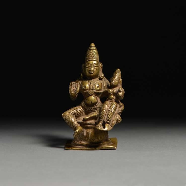 17-18 century brass Indian god Shiva and Princess statu: Shiva (Shiva), one of the three major Hindu god, god of destruction, the predecessor of the god god reproductive age Indus civilization "Beast Master" and Vedic storm Lu Tuo Luo, both reproductive and
