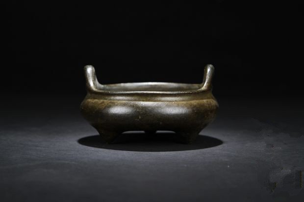 Chinese Ming Dynasty copper censer (1 of 7)