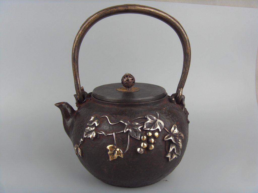 Japanese-style hand-iron kettle (1 of 6)