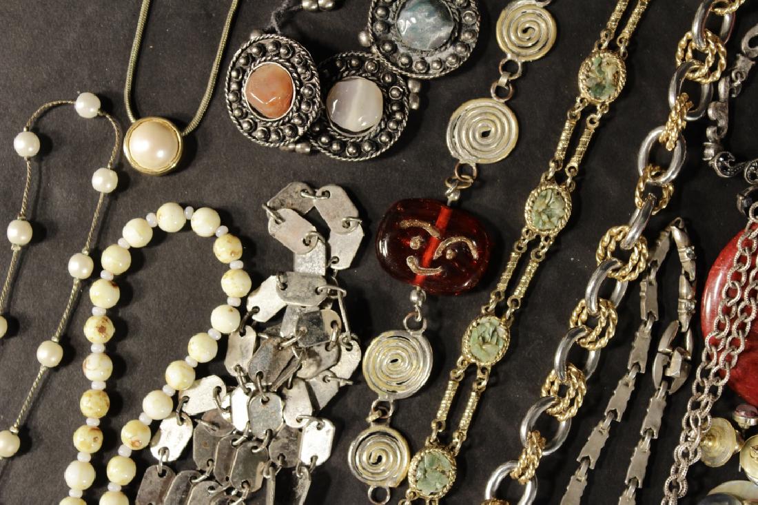 Lot : 14 KT Gold Ring, Silver & Costume Jewelry (1 of 9)