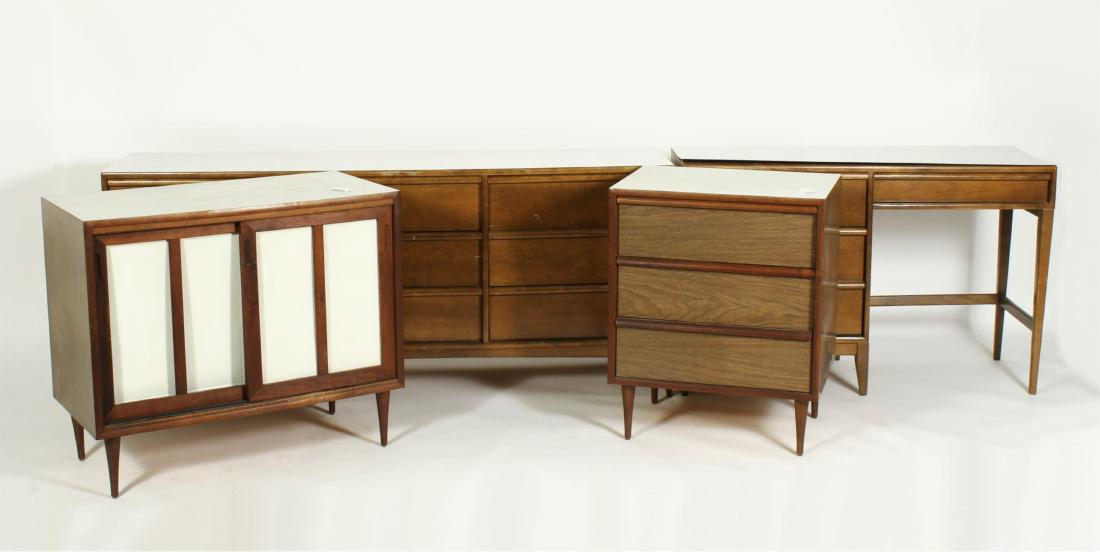 4 Foster-McDavid Modern 4 piece Group of Furniture (1 of 10)