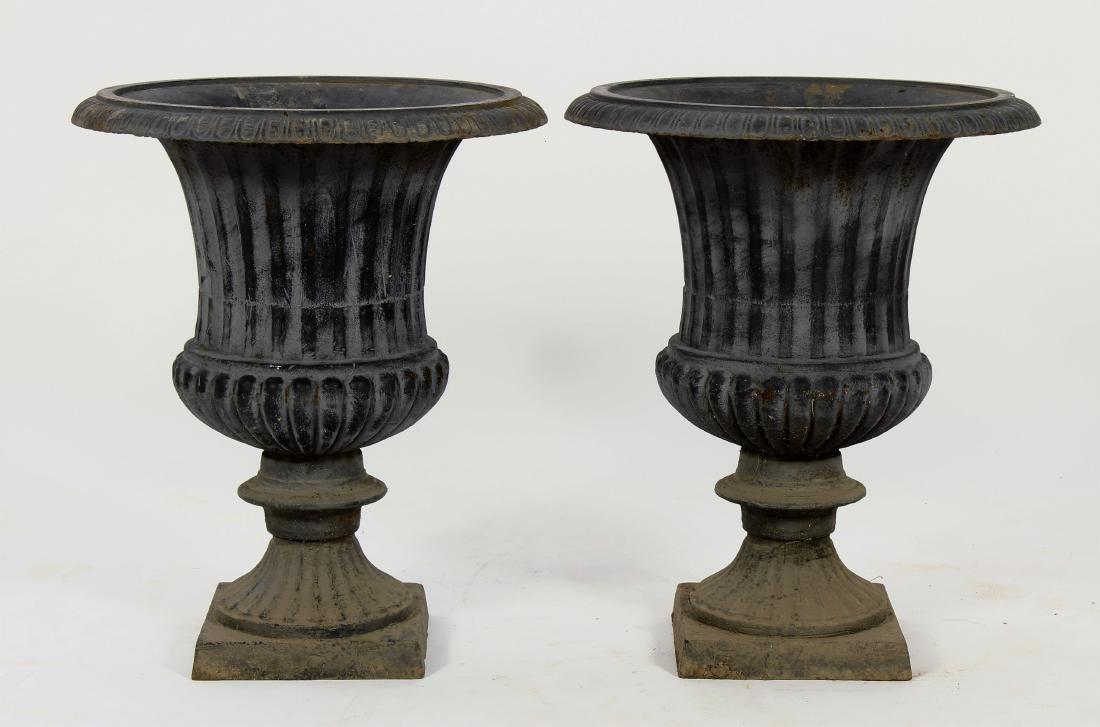 Pr Vintage Cast Iron Garden Urns Unpainted Surface (1 of 6)